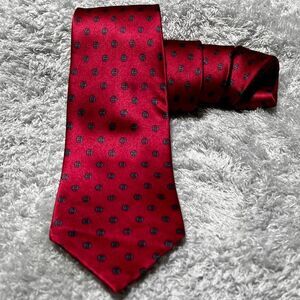 SINSABANG 100% SILK RED MENS NECKTIE WITH BLUE PATTERN